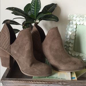 Carlos Santana Ankle Boots